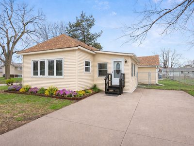 Property at 502 7th Ave, Camanche, IA