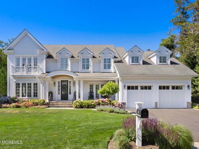 8 Holly Tree Lane