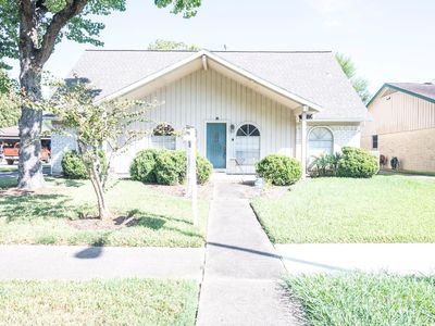 12238 Meadowdale Dr