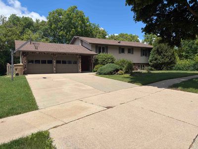6 Stacy Ln