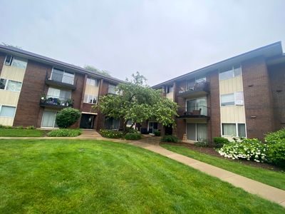 5S100 Pebblewood Ln #D-10
