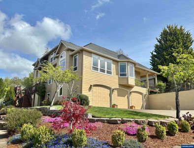 3670 NW Goldfinch Dr