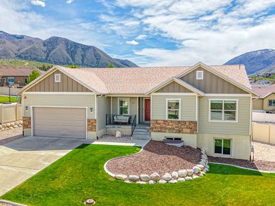 29 W Magellan Ln