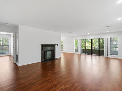 1304 Highland Bluff Dr SE