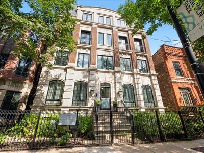 2243 N Halsted St APT 3S