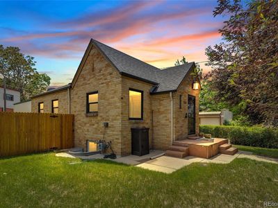 3232 W Scott Place