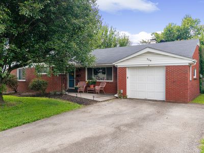 598 Edgewood Dr