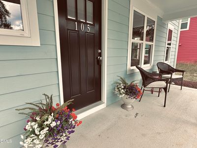 105 Hunter Pl