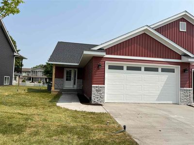 Property at 819 Prairie View Dr, West Branch, IA
