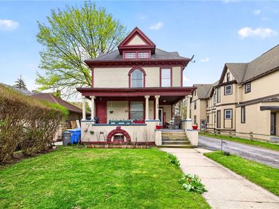 30 Strathallan Park