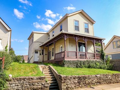 206 3rd Ave