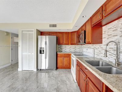 232 SE 10th Ave #232