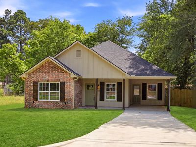 1124 N Hackberry Ave