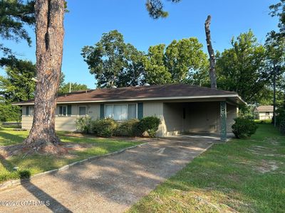615 Forrest Blvd