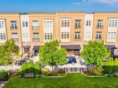 933 Garrett St SE APT 201