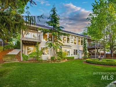 710 E Highland View Dr