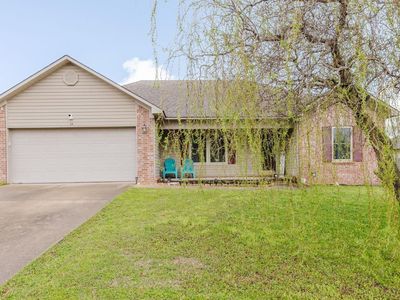 24 Tulip Ln