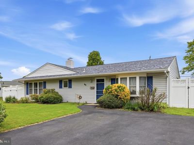 442 Lakeside Dr