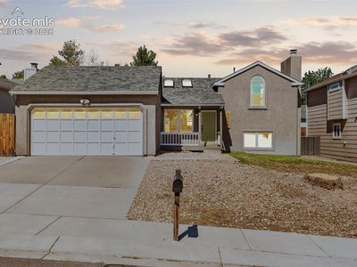 6040 Ursa Ln
