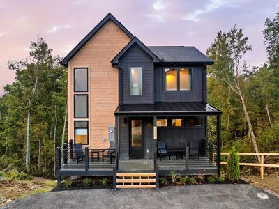 520 New Venture Way