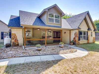 220 Royal Ct