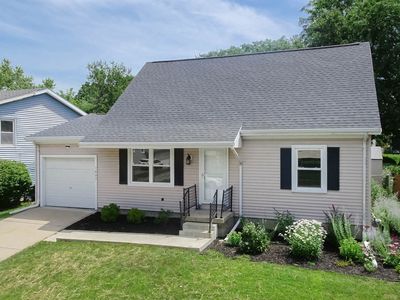 1407 Ridgeport Ave
