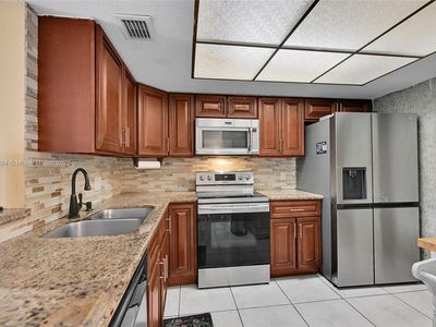 5570 NW 44th St APT 215A