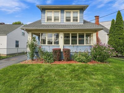 2484 La Salle Ave