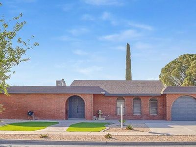 Property at 3709 Roslyn Dr, Horizon City, TX