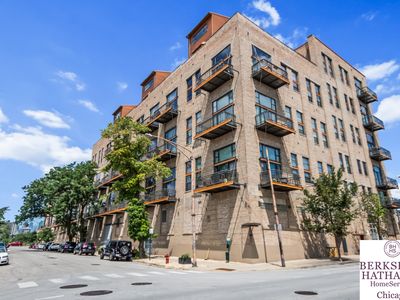 2545 S Dearborn St APT 608