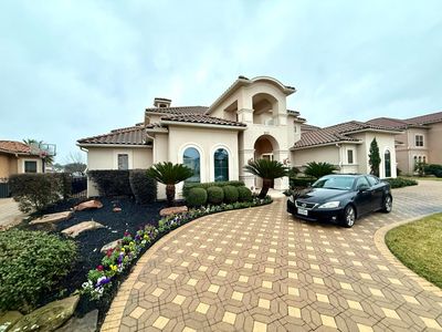 2111 Diamond Springs Dr