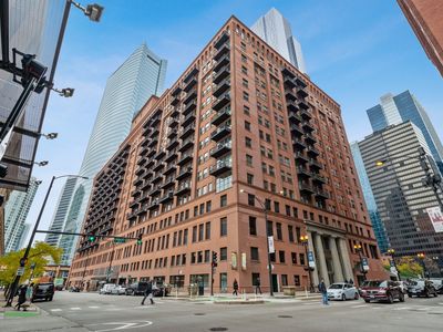 165 N Canal St APT 512