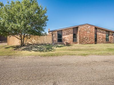 1131 E Harvester Ave