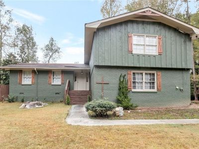 1210 Brookside Dr NE