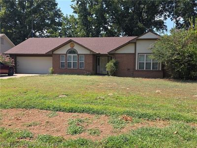 615 Meadowbrook Dr