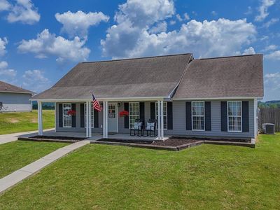 218 White Oak Cir