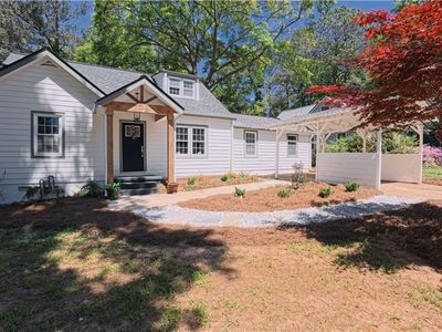 2402 Lancelot Dr