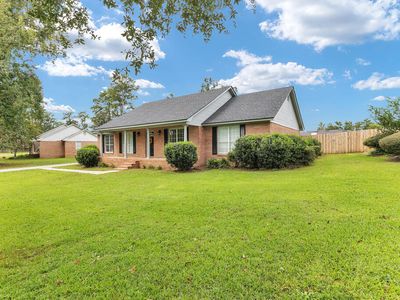 3915 Sweetwater Dr