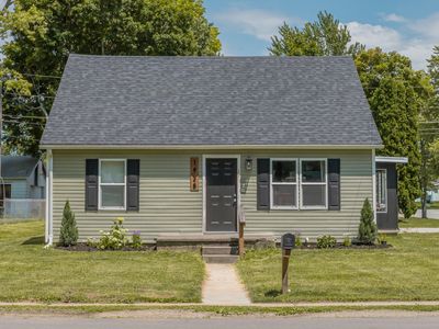 1928 S Meeker Ave