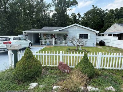 1303 Grandview Dr