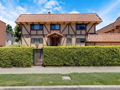 Property at 5834 Etiwanda Ave Unit 7, Tarzana, CA