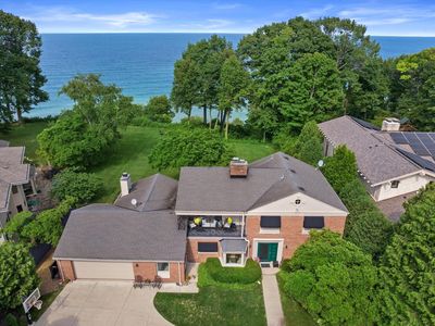 4696 North Lake DRIVE