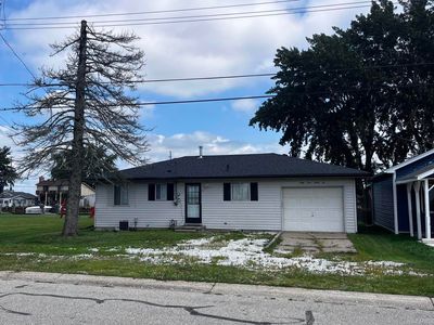 6336 Marina Dr