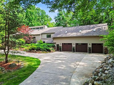 2632 E Pineoak Ct