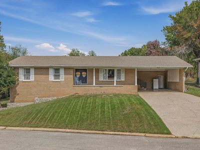 1509 Crestview Dr