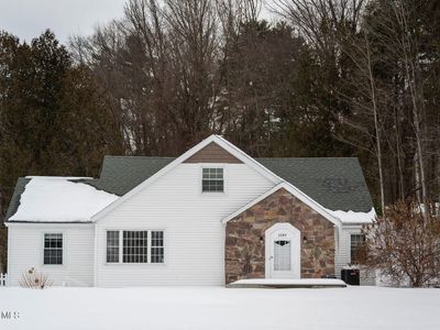 1085 W Mountain Road