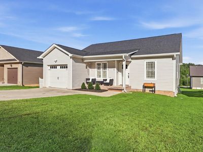 1647 Southern Heights Cir SE