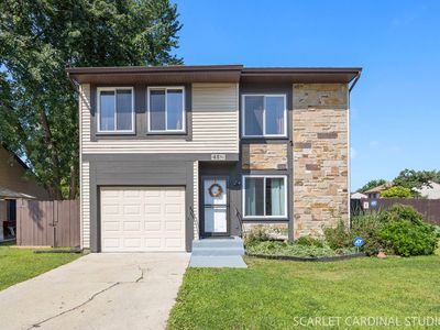 2S620 Hampton Dr