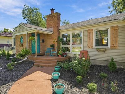 725 W Elm St