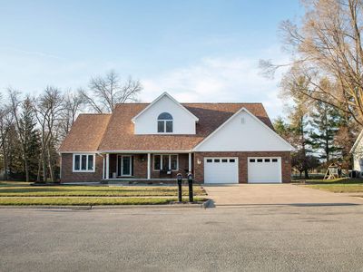 1103 Gateway Blvd